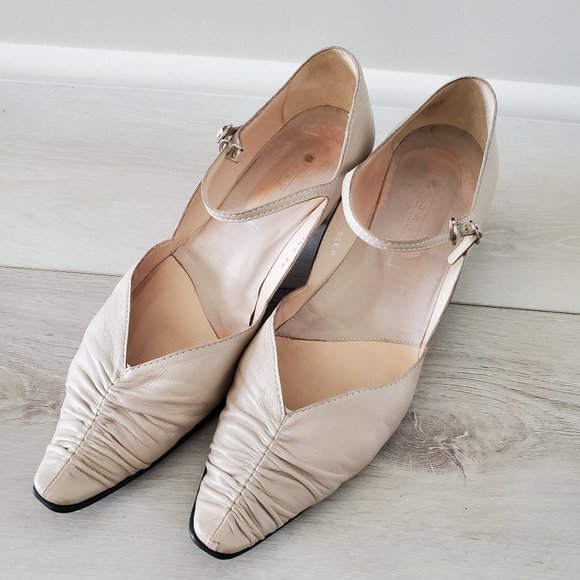 Women's Leather Heel Pumps, Size 9 - Picture 6 of 11